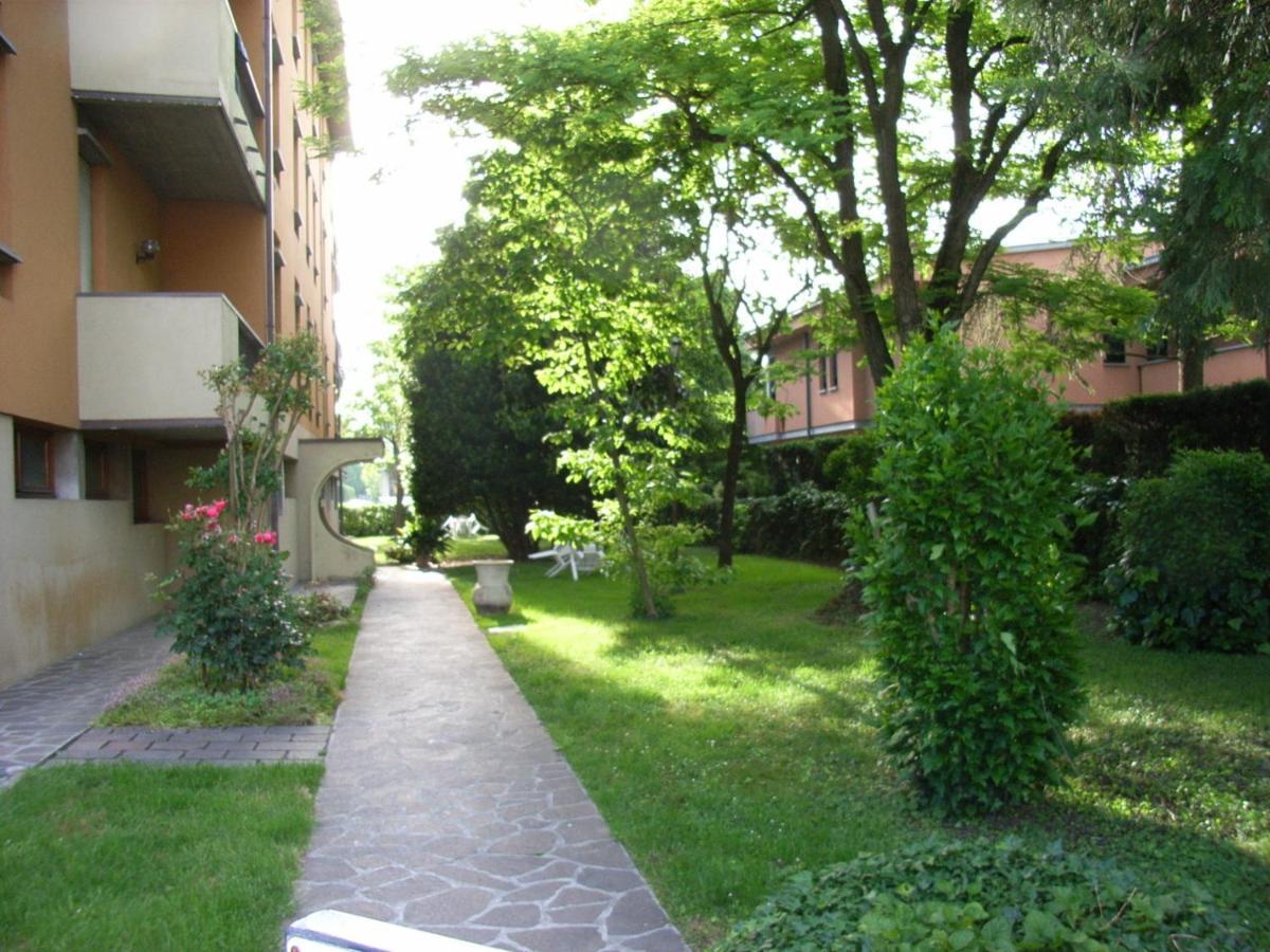 Viamilano25 Bed & Breakfast Mirandola Exterior foto
